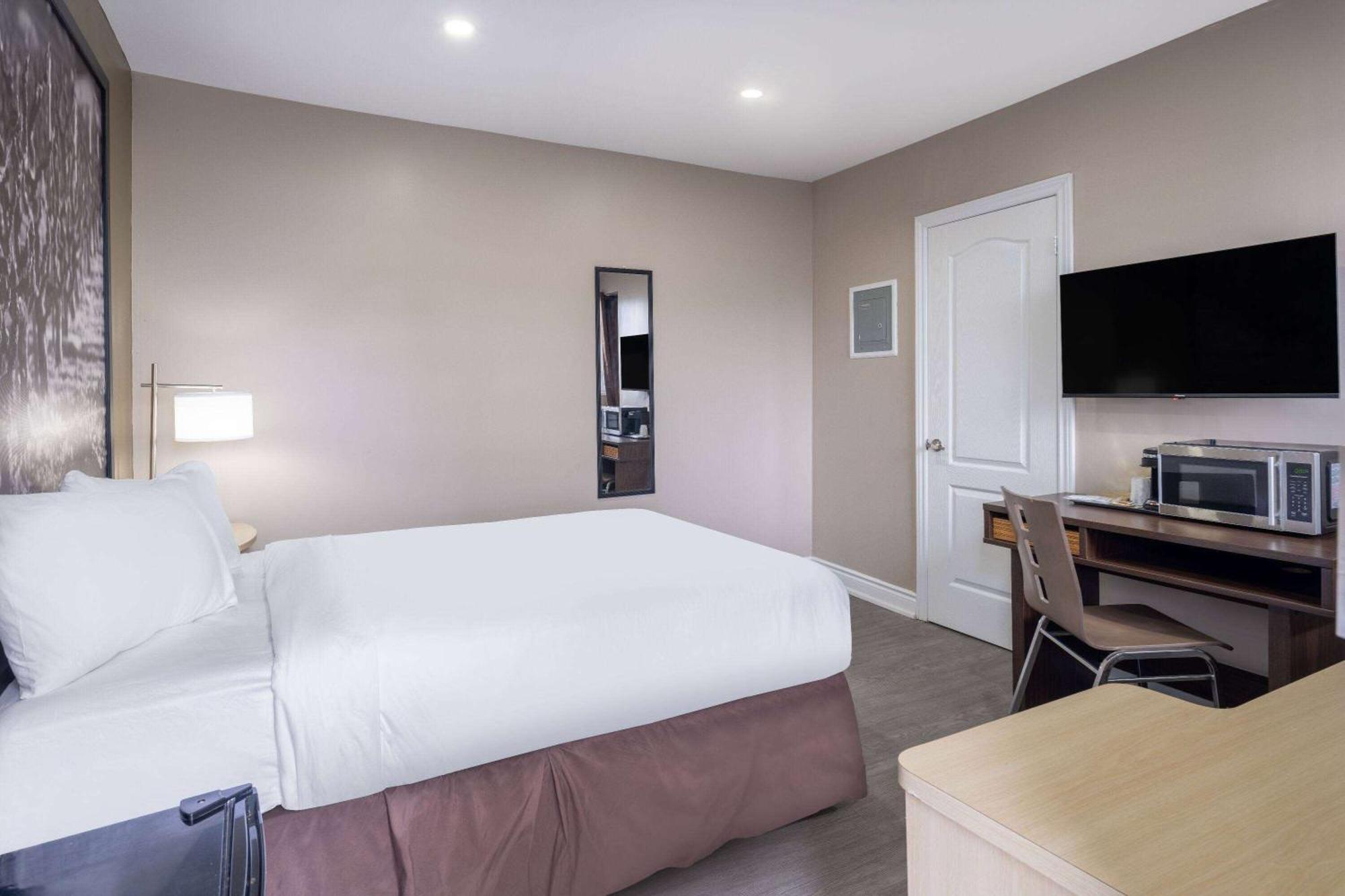 Super 8 By Wyndham Niagara Falls On Exterior photo